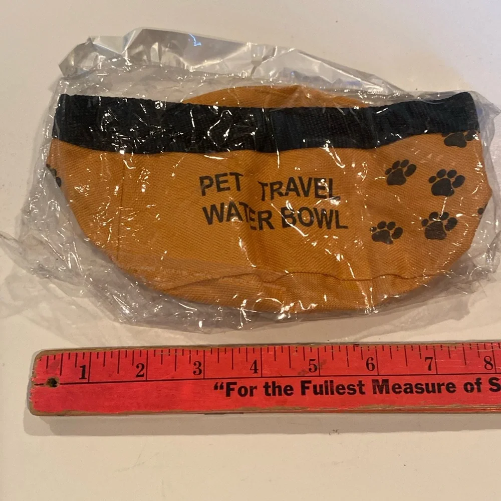 NWT Pet Travel Water Bowl